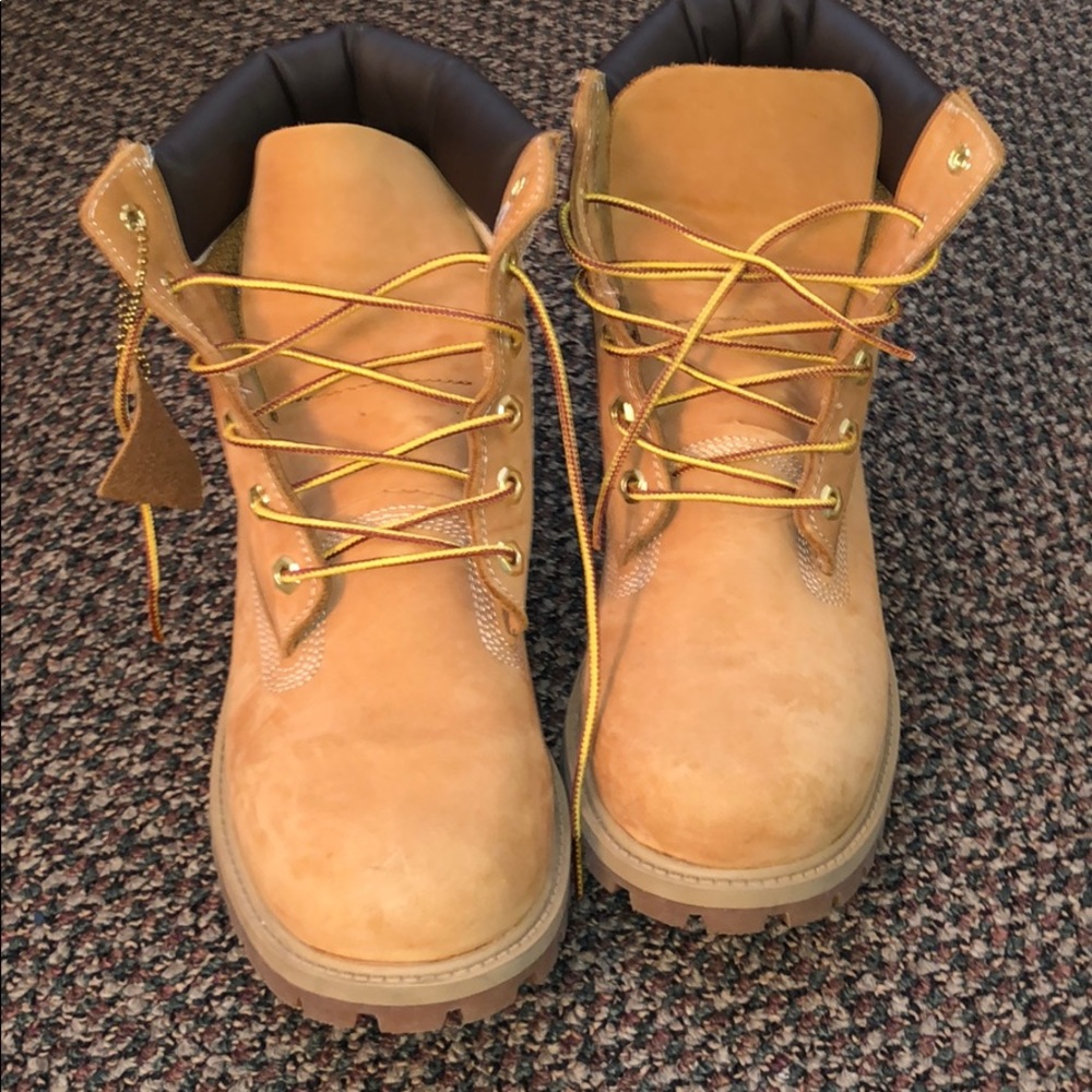 Barely worn timberlands